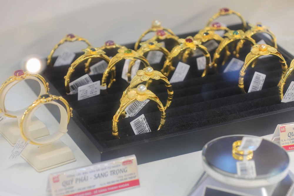 Bảo Tín Minh Châu đảm bảo quyền lợi khách hàng giao dịch vàng - Ảnh 17.