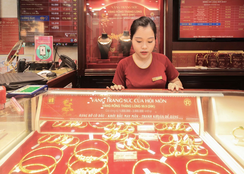 Bảo Tín Minh Châu đảm bảo quyền lợi khách hàng giao dịch vàng - Ảnh 12.