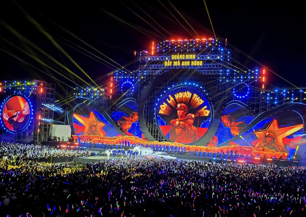 Phát triển công nghiệp văn hóa gắn với kinh tế di sản và du lịch bền vững - Ảnh 2.