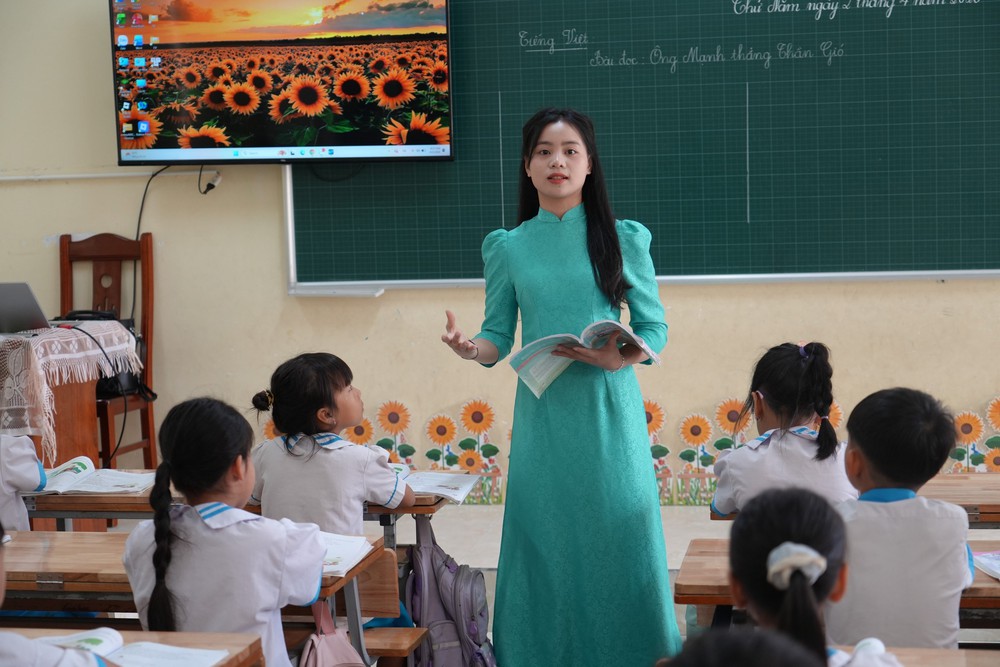 Tinh thần dám nghĩ, dám làm và khát vọng cống hiến của nữ đại biểu trẻ nhất Quốc hội khóa XVI - Ảnh 6.