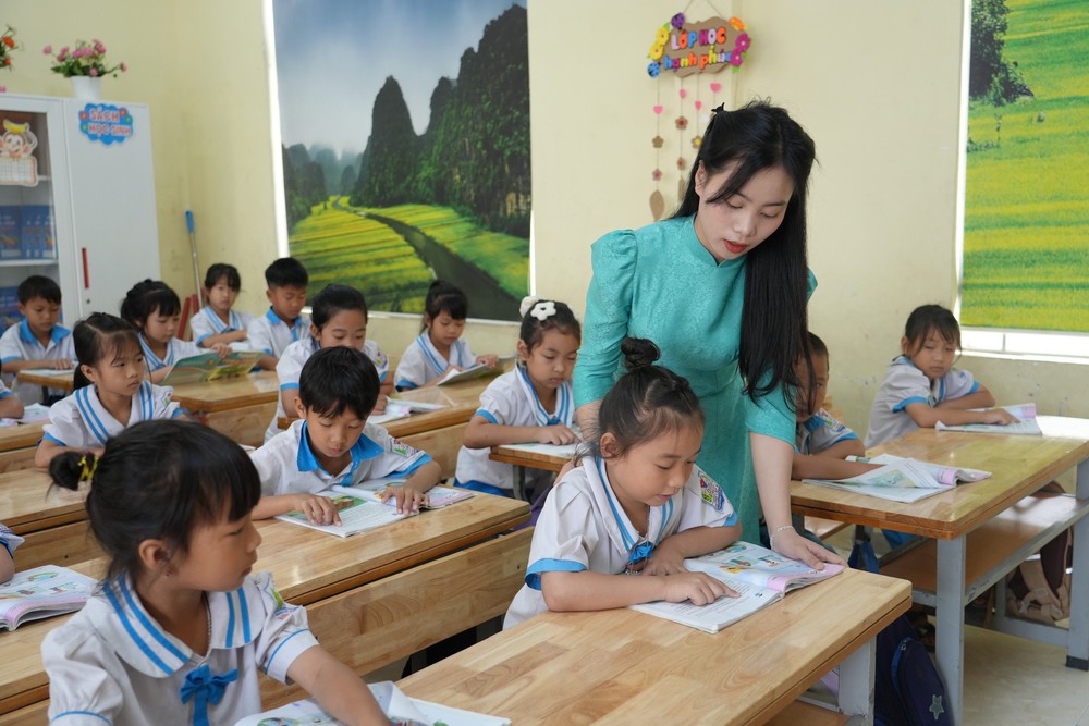 Tinh thần dám nghĩ, dám làm và khát vọng cống hiến của nữ đại biểu trẻ nhất Quốc hội khóa XVI - Ảnh 5.