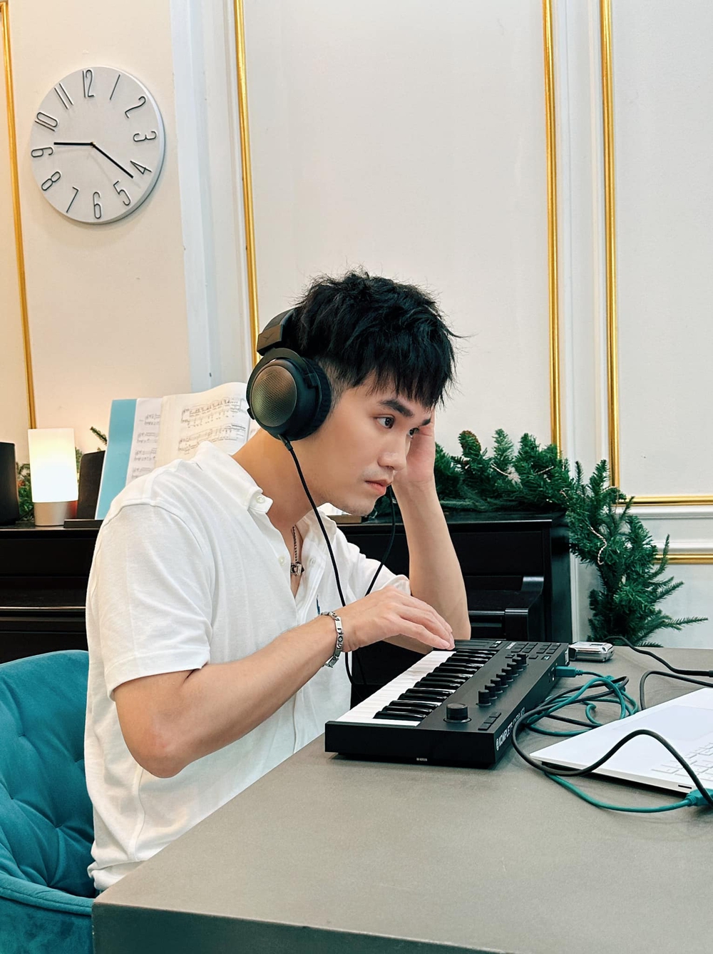 Khắc Hưng và dấu mốc “Nhà sản xuất của năm” đầu tiên của Giải Cống hiến 2017  - Ảnh 3.