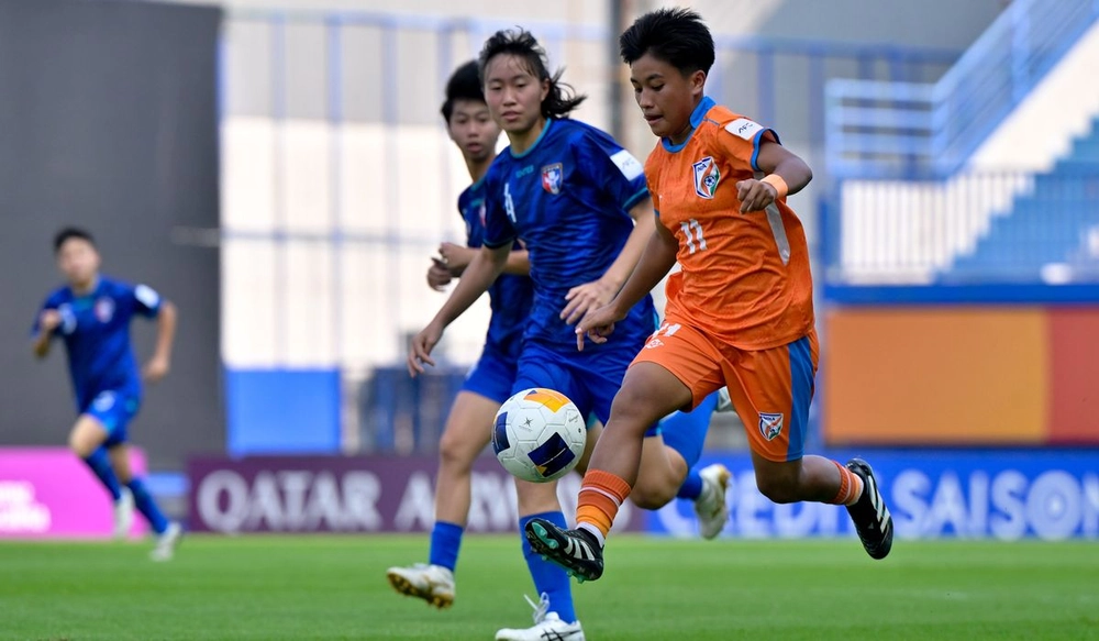 U20 nữ Việt Nam nhận thưởng 300 triệu đồng khi lần thứ 2 giành quyền vào tứ kết giải châu Á - Ảnh 1.