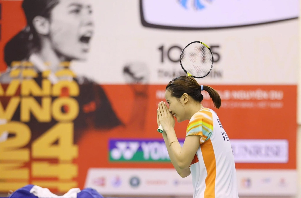 Nguyễn Thùy Linh thắng áp đảo trận ra quân giải vô địch châu Á 2026, đụng tay vợt số 1 thế giới ở vòng sau - Ảnh 1.