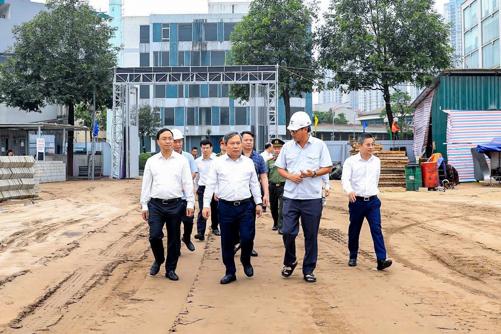 Hà Nội đẩy nhanh tiến độ 2 dự án khẩn cấp chống ngập, bổ cập nước sông Tô Lịch - Ảnh 1. Hà Nội đẩy nhanh tiến độ 2 dự án khẩn cấp chống ngập, bổ cập nước sông Tô Lịch - Ảnh 1.