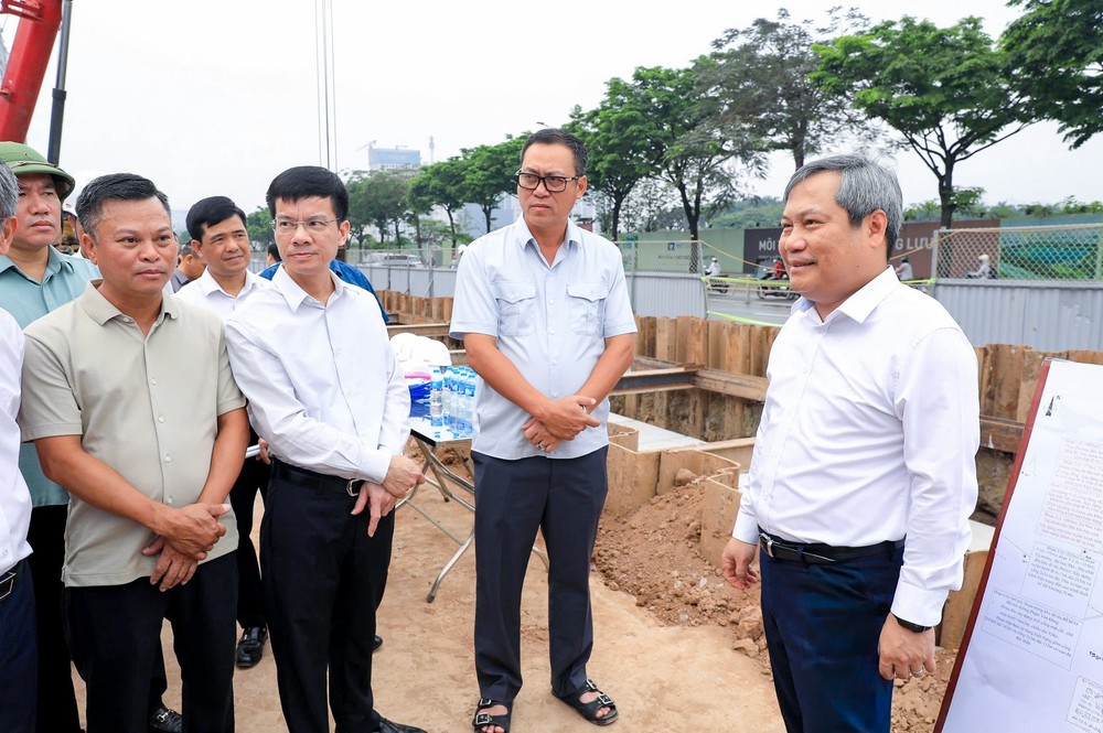 Hà Nội đẩy nhanh tiến độ 2 dự án khẩn cấp chống ngập, bổ cập nước sông Tô Lịch - Ảnh 2. Hà Nội đẩy nhanh tiến độ 2 dự án khẩn cấp chống ngập, bổ cập nước sông Tô Lịch - Ảnh 2.