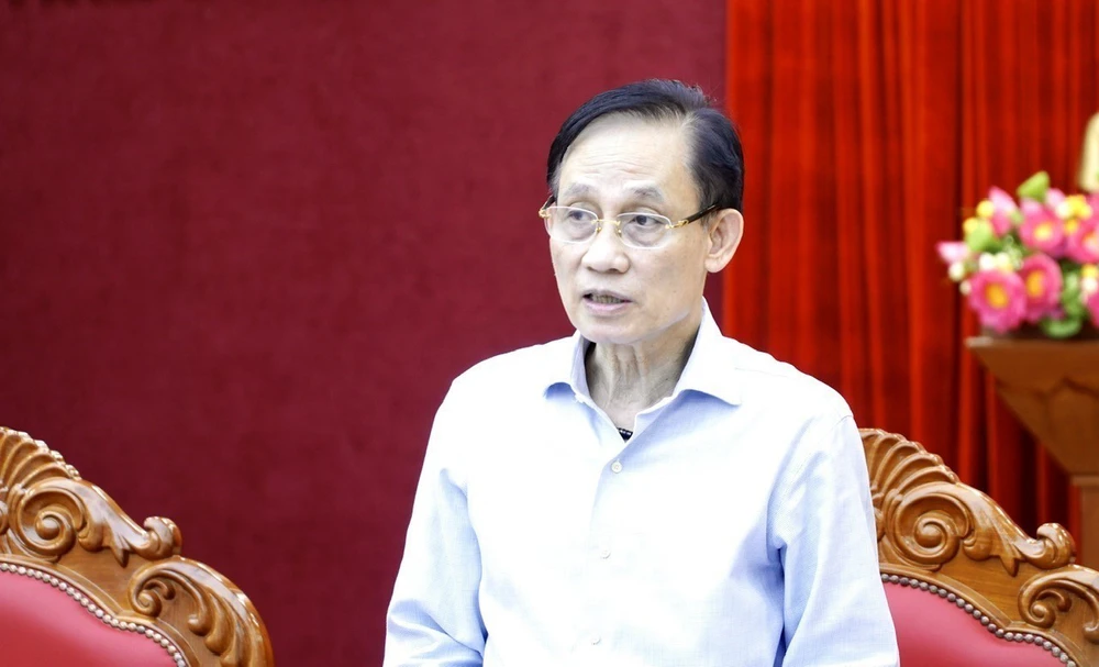 Đẩy mạnh phân cấp, phân quyền trong thi đua khen thưởng, tín ngưỡng tôn giáo và cơ quan đại diện Việt Nam ở nước ngoài - Ảnh 3. Đẩy mạnh phân cấp, phân quyền trong thi đua khen thưởng, tín ngưỡng tôn giáo và cơ quan đại diện Việt Nam ở nước ngoài - Ảnh 3.