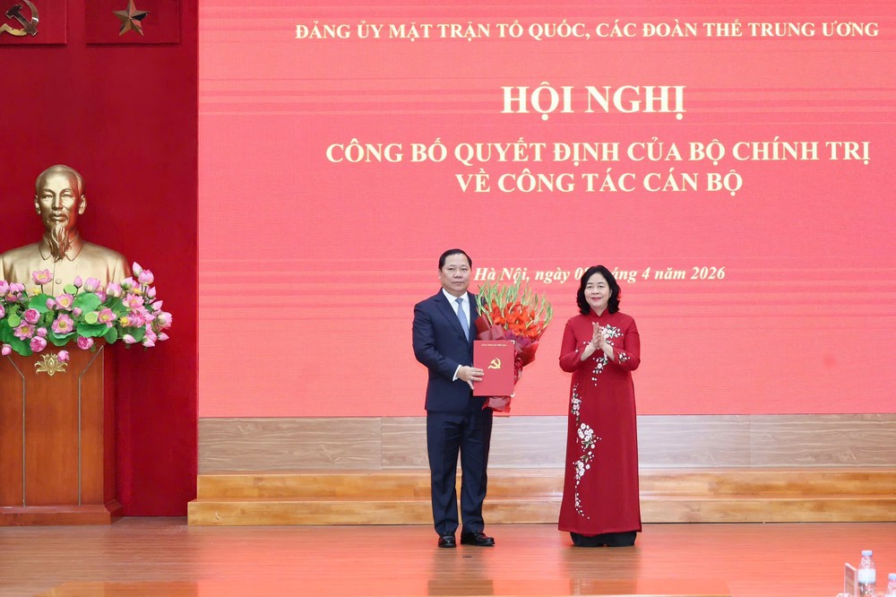 Phân công đồng chí Nguyễn Phi Long làm Phó Bí thư Thường trực Đảng ủy MTTQ, các đoàn thể Trung ương - Ảnh 1. Phân công đồng chí Nguyễn Phi Long làm Phó Bí thư Thường trực Đảng ủy MTTQ, các đoàn thể Trung ương - Ảnh 1.