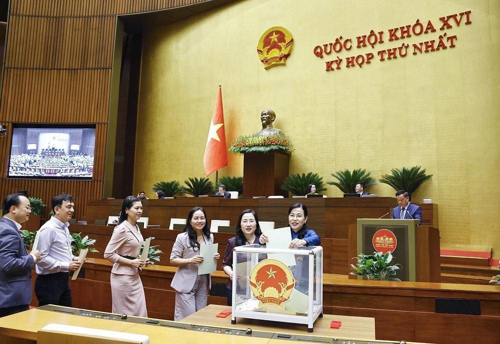 Kỳ họp thứ Nhất, Quốc hội khoá XVI: Quốc hội tiếp tục thực hiện công tác nhân sự - Ảnh 4. Kỳ họp thứ Nhất, Quốc hội khoá XVI: Quốc hội tiếp tục thực hiện công tác nhân sự - Ảnh 4.
