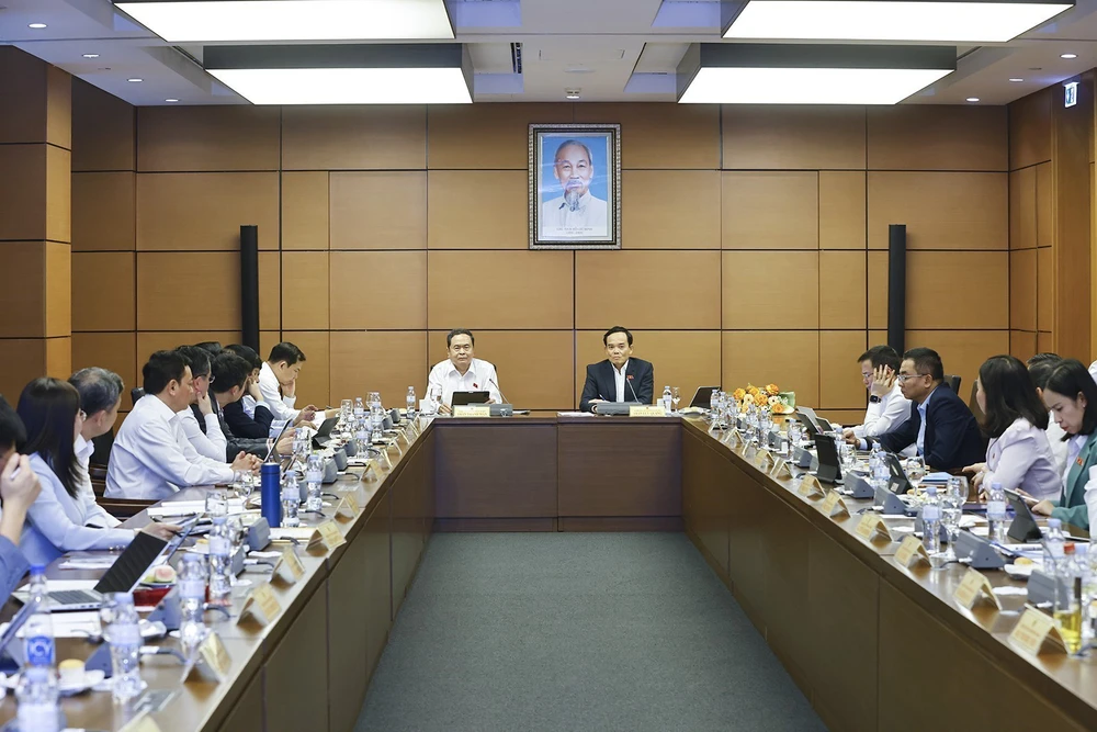 Thông cáo báo chí số 05 Kỳ họp thứ Nhất, Quốc hội khóa XVI - Ảnh 1. Thông cáo báo chí số 05 Kỳ họp thứ Nhất, Quốc hội khóa XVI - Ảnh 1.