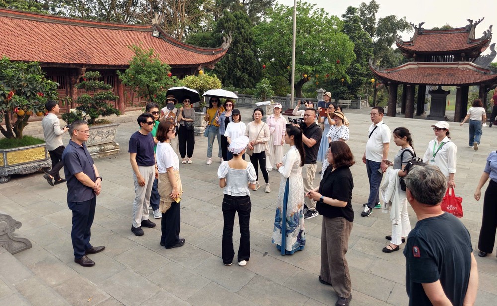 Nhiều đoàn khách du lịch quốc tế khám phá, trải nghiệm các điểm du lịch tại Phú Thọ - Ảnh 3.