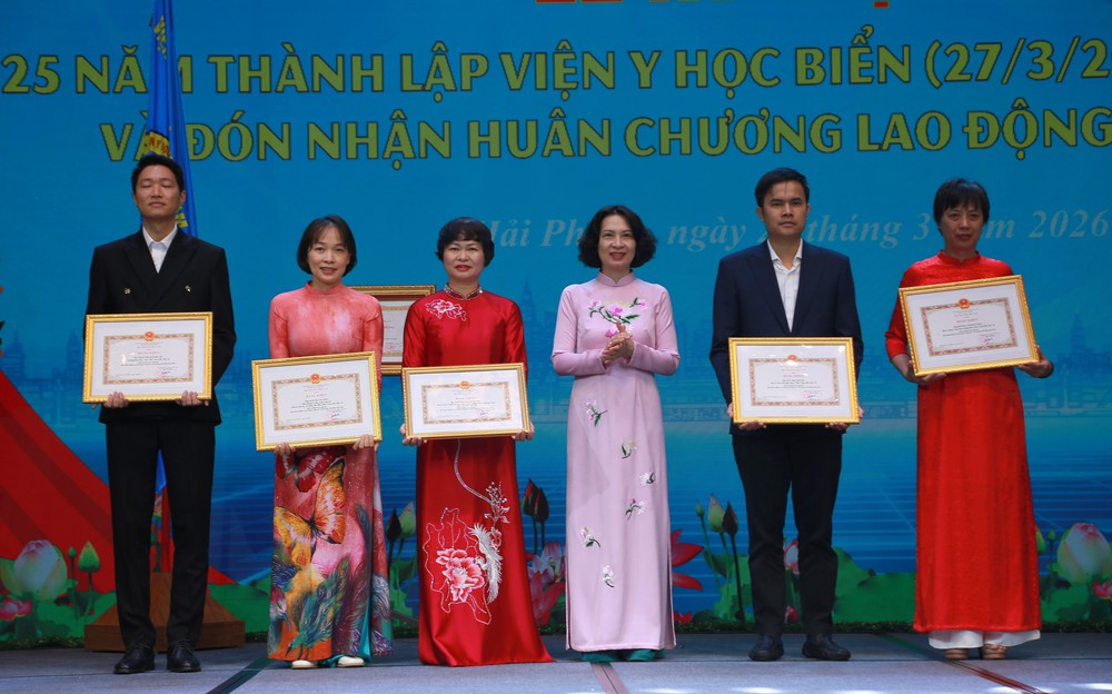 Triển khai Nhà Cái Bet88 Com Đăng Ký Nhận 88k 72-NQ/TW: Phát triển Bet88013 com nổ hũ chuyên sâu chăm sóc sức khỏe 2026 Bet88.com link không chặn khu vực biển, đảo - Ảnh 2.