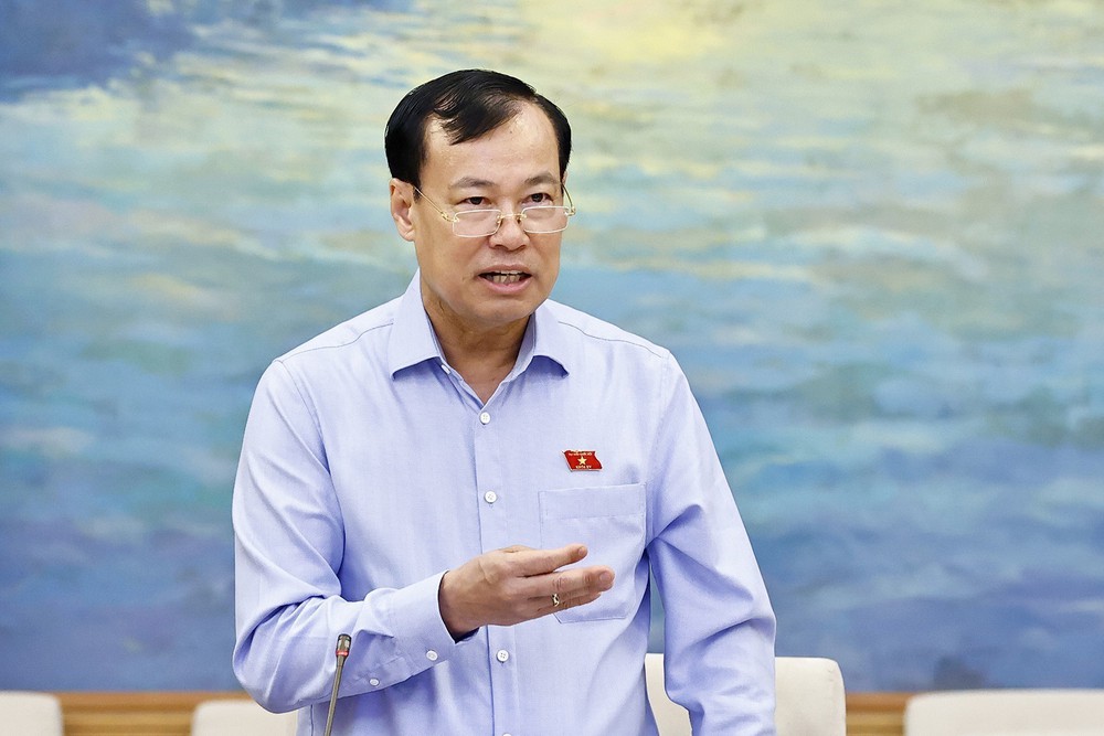 Đẩy mạnh phân cấp, phân quyền trong thi đua khen thưởng, tín ngưỡng tôn giáo và cơ quan đại diện Việt Nam ở nước ngoài - Ảnh 4. Đẩy mạnh phân cấp, phân quyền trong thi đua khen thưởng, tín ngưỡng tôn giáo và cơ quan đại diện Việt Nam ở nước ngoài - Ảnh 4.