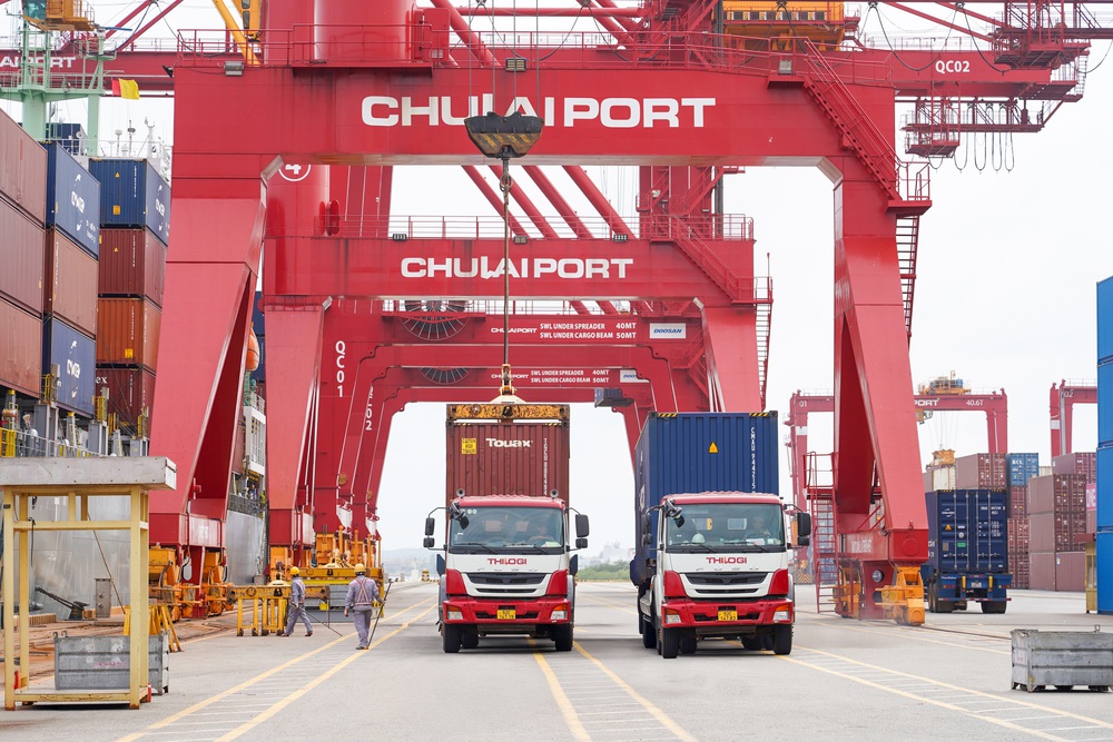 Điện mặt trời tại Cảng quốc tế Chu Lai: Giảm chi phí, gia tăng lới ích cho khách hàng - Ảnh 3. Điện mặt trời tại Cảng quốc tế Chu Lai: Giảm chi phí, gia tăng lới ích cho khách hàng - Ảnh 3.