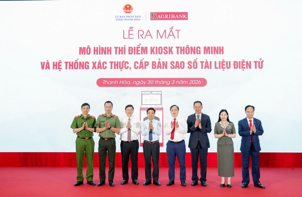 Agribank lan tỏa giá trị số từ mô hình Kiosk thông minh phục vụ hành chính công - Ảnh 2. Agribank lan tỏa giá trị số từ mô hình Kiosk thông minh phục vụ hành chính công - Ảnh 2.