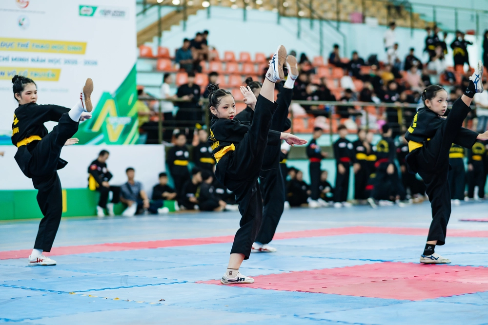 Các vận động viên tranh tài môn võ cổ truyền Hội thi Thể dục Thể thao học sinh TP.HCM năm học 2025-2026 Các vận động viên tranh tài môn võ cổ truyền Hội thi Thể dục Thể thao học sinh TP.HCM năm học 2025-2026