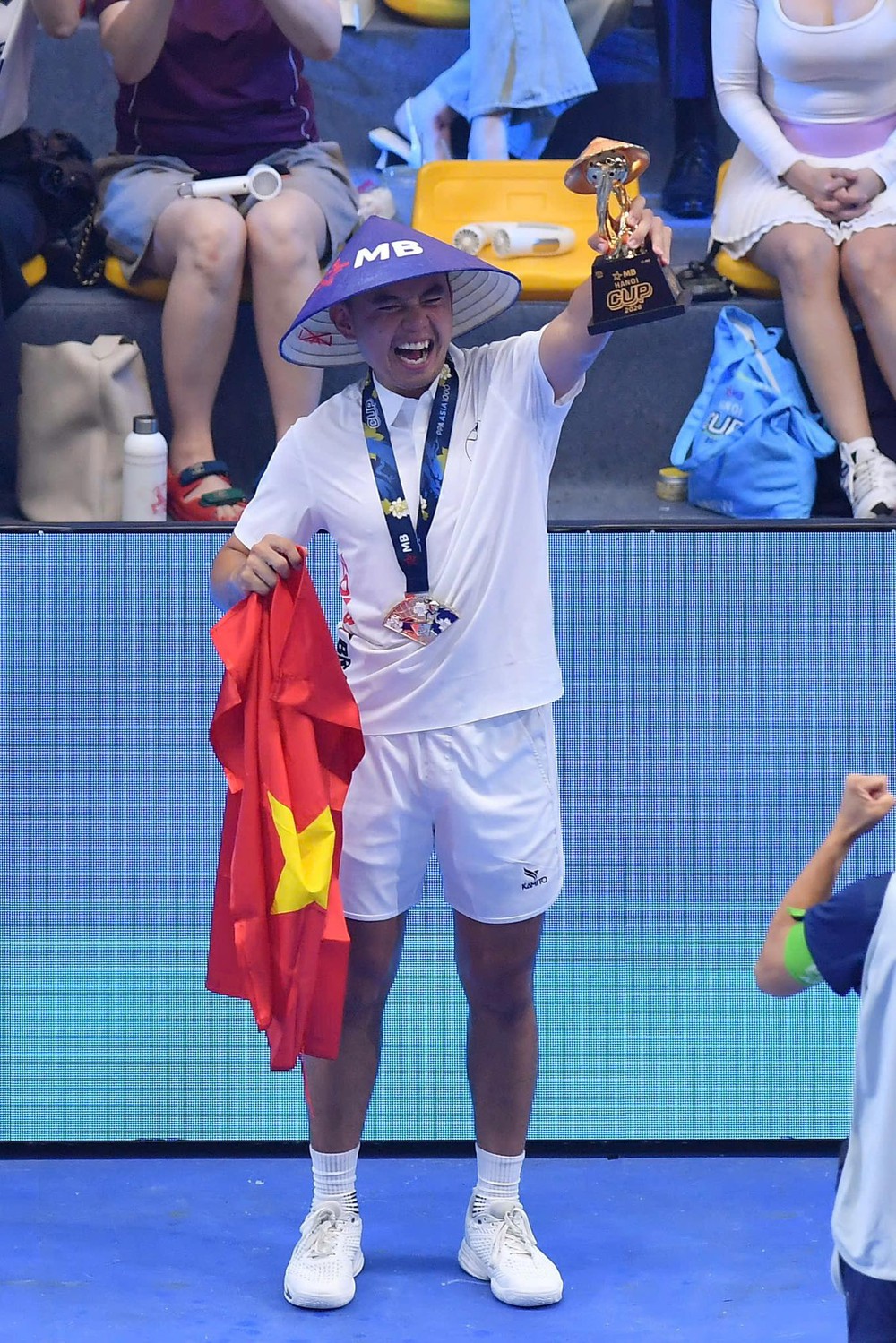 Lý Hoàng Nam đạt cột mốc lịch sử, áp sát huyền thoại Ben Johns trên bảng xếp hạng thế giới - Ảnh 2.