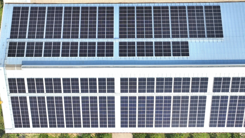 Điện mặt trời tại Cảng quốc tế Chu Lai: Giảm chi phí, gia tăng lới ích cho khách hàng - Ảnh 1. Điện mặt trời tại Cảng quốc tế Chu Lai: Giảm chi phí, gia tăng lới ích cho khách hàng - Ảnh 1.