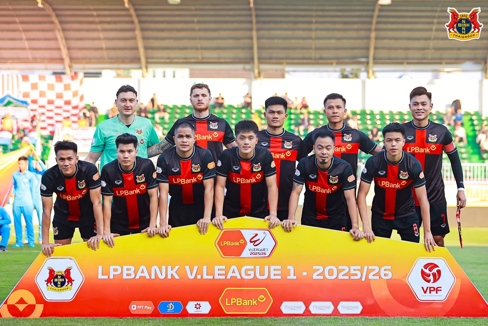 Tin nóng bóng đá Việt hôm nay 10/4: Trợ lý HLV Kim Sang Sik chia tay; CLB Ninh Bình muốn giữ nguyên ngoại binh tại V-League - Ảnh 2.
