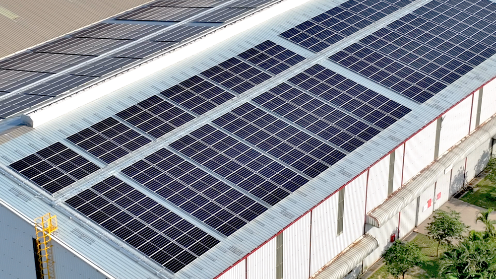 Điện mặt trời tại Cảng quốc tế Chu Lai: Giảm chi phí, gia tăng lới ích cho khách hàng - Ảnh 2. Điện mặt trời tại Cảng quốc tế Chu Lai: Giảm chi phí, gia tăng lới ích cho khách hàng - Ảnh 2.