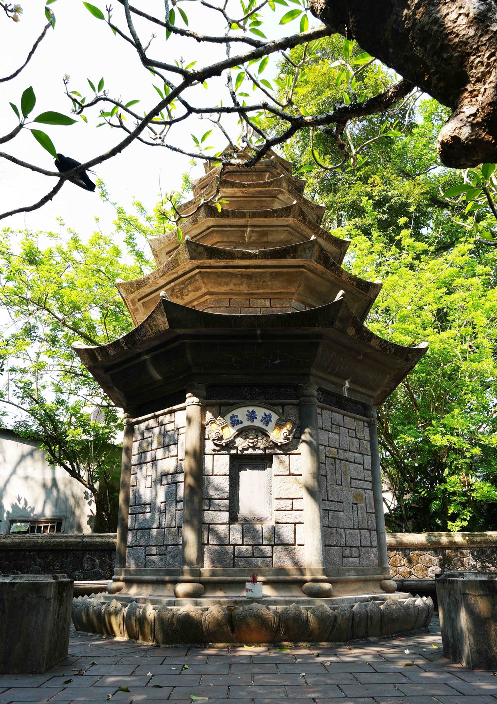 Chùa Báo Quốc - Ngôi chùa cổ với kiến trúc độc đáo ở Cố đô Huế - Ảnh 4.