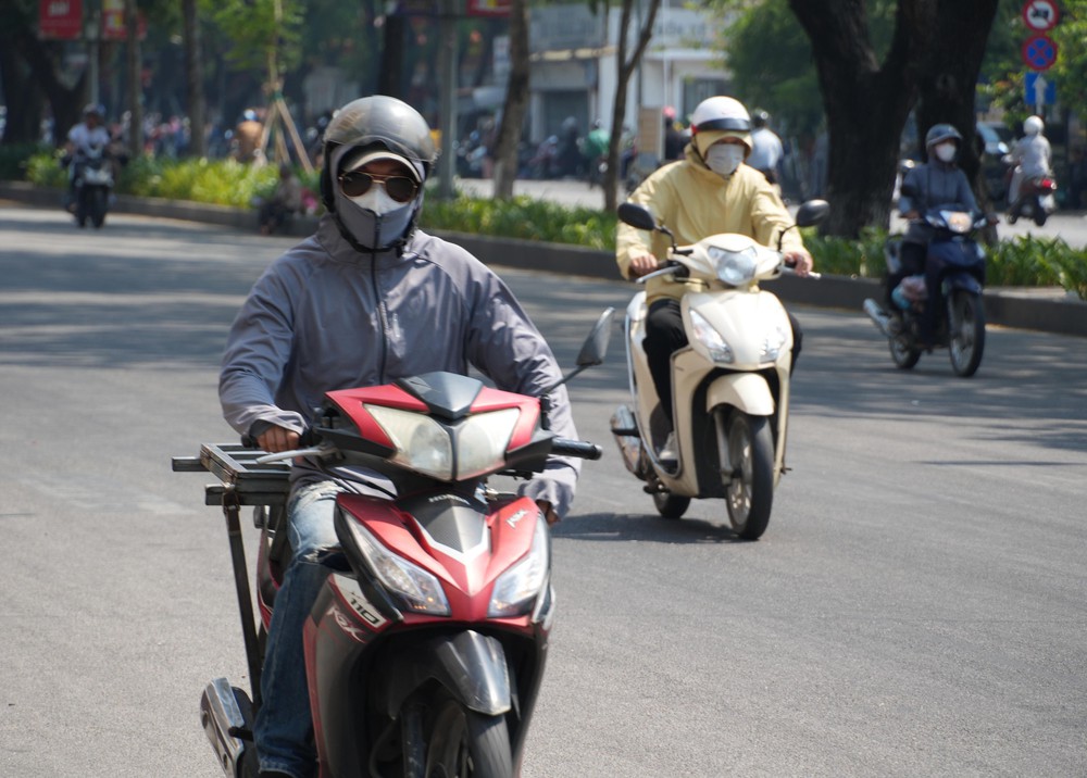 Từ ngày 10-11/4, khu vực Bắc Trung Bộ nắng nóng kéo dài và đặc biệt gay gắt - Ảnh 1. Từ ngày 10-11/4, khu vực Bắc Trung Bộ nắng nóng kéo dài và đặc biệt gay gắt - Ảnh 1.