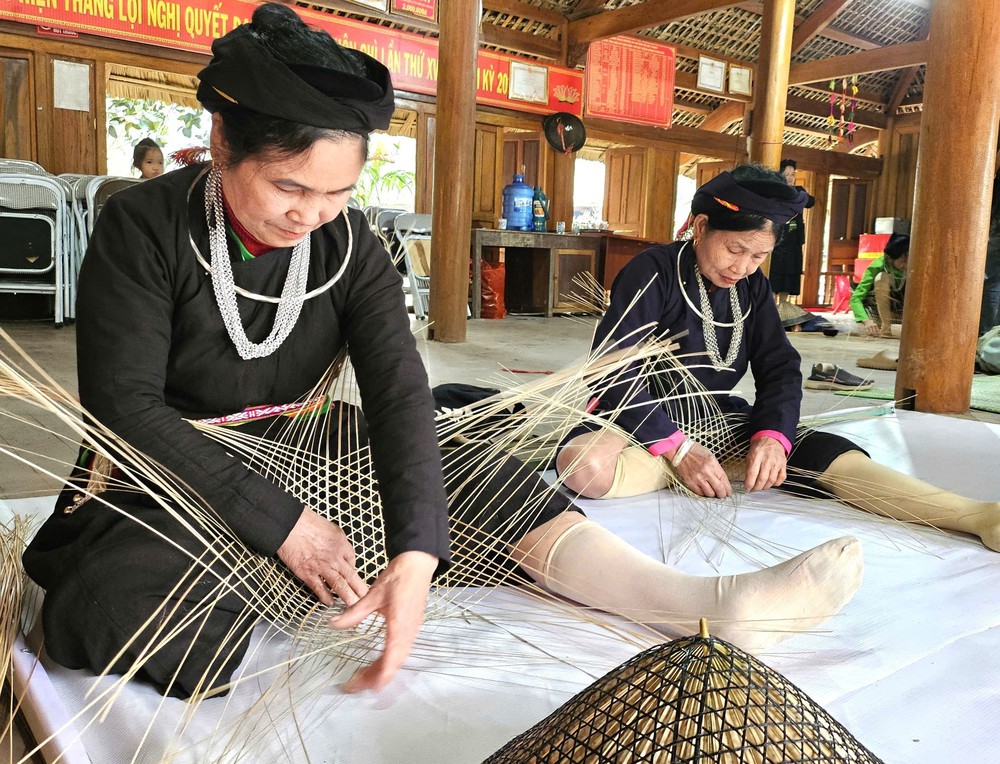 Khám phá miền nón lá hai mê - hành trình từ bản làng đến phát triển du lịch - Ảnh 1. Khám phá miền nón lá hai mê - hành trình từ bản làng đến phát triển du lịch - Ảnh 1.