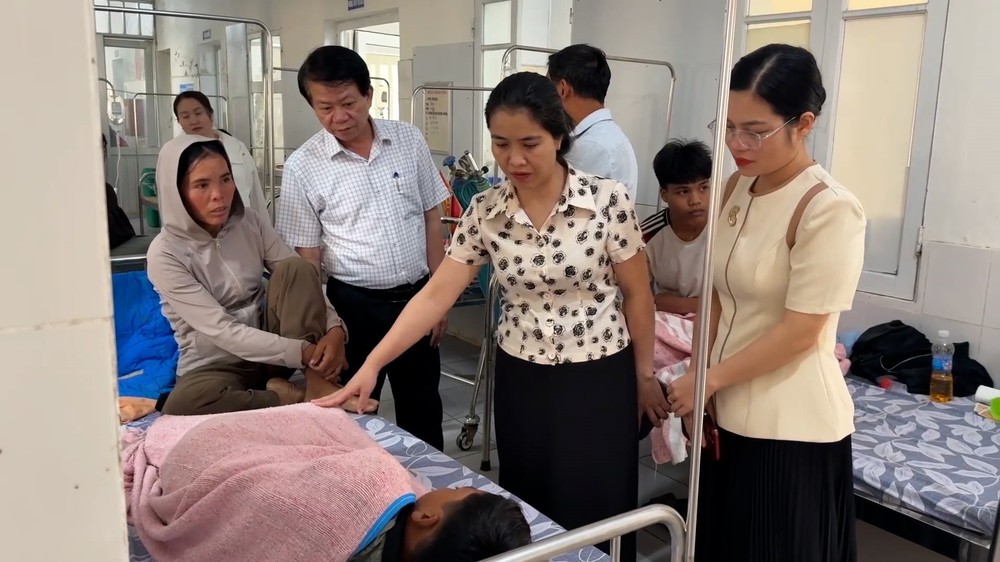 Khẩn trương điều tra vụ nghi ngờ ngộ độc thực phẩm tại Quảng Trị - Ảnh 1.