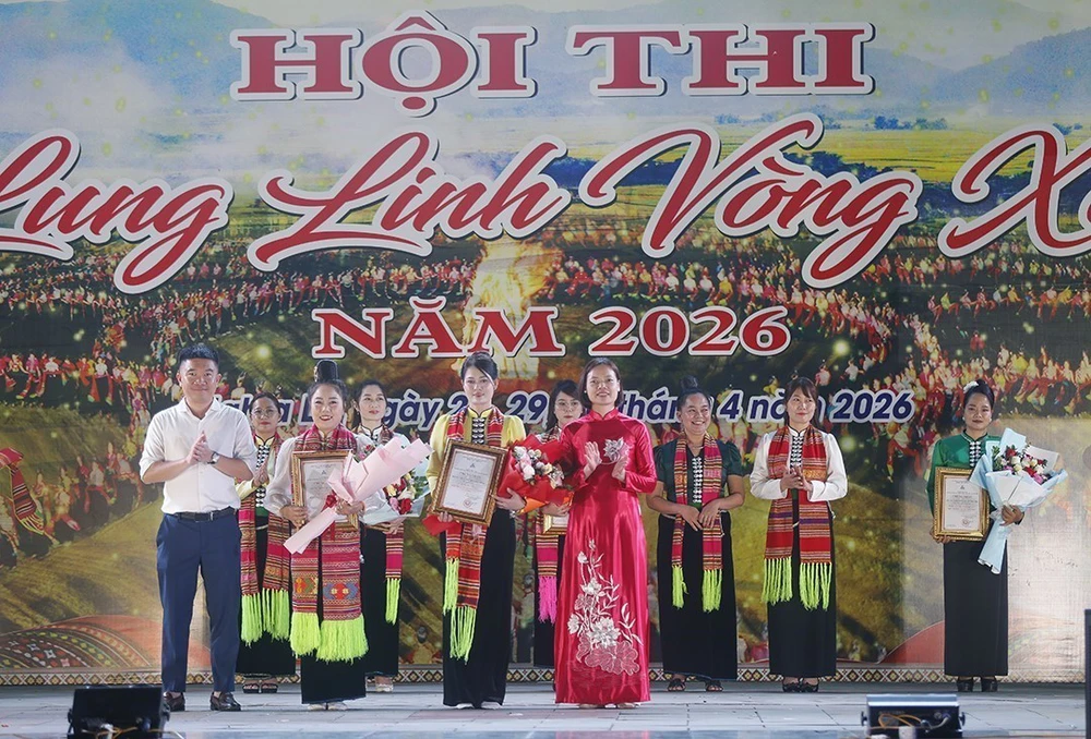 Ấn tượng hội thi "Lung linh vòng Xòe" năm 2026 tại Lào Cai - Ảnh 13.
