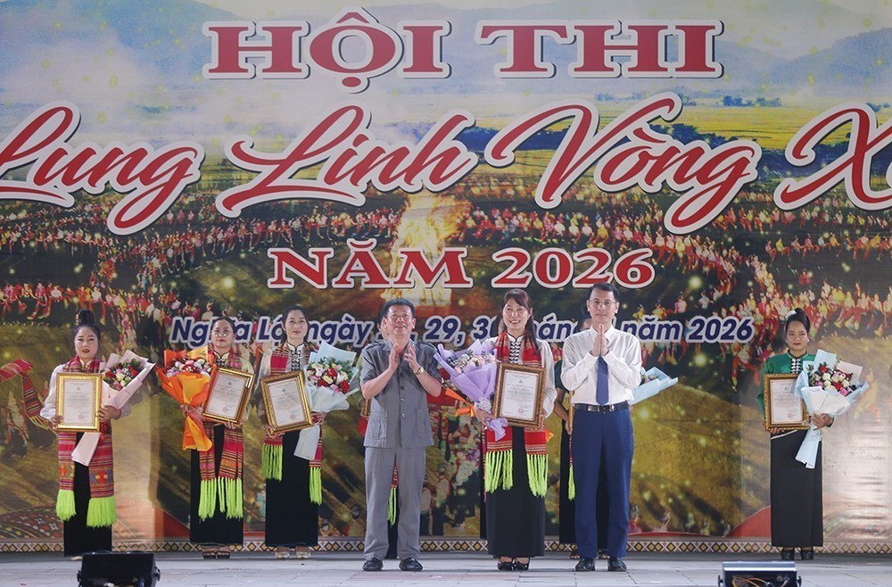 Ấn tượng hội thi "Lung linh vòng Xòe" năm 2026 tại Lào Cai - Ảnh 11.