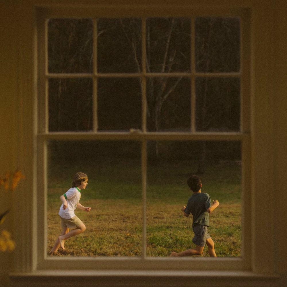 Album "The Great Divide": Noah Kahan nối lại "vực ngăn cách" - Ảnh 1.