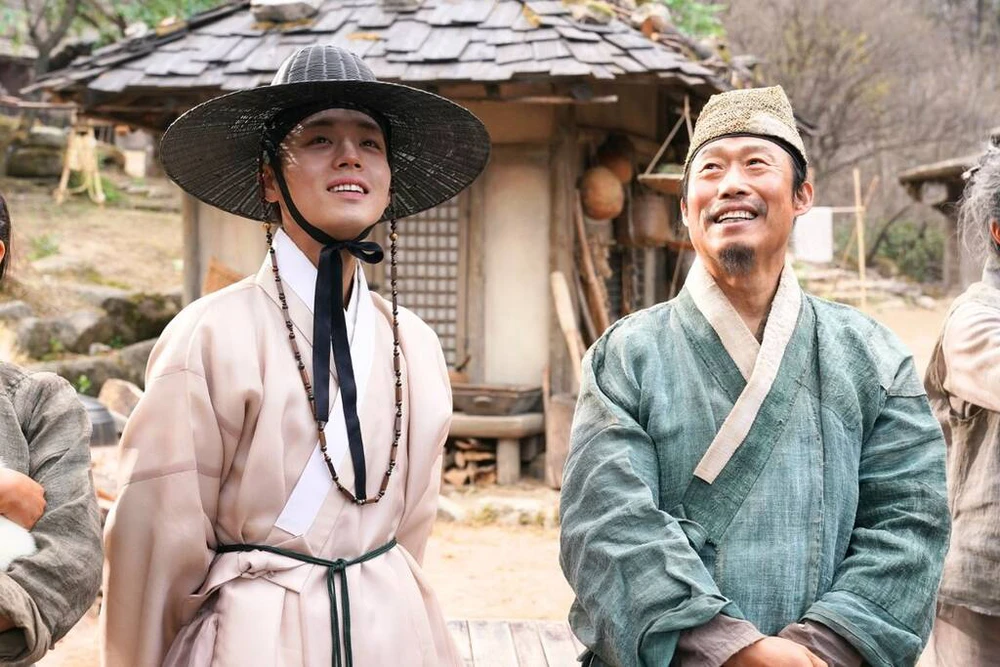 Yoo Hae Jin: Từ "vua vai phụ" tới Daesang Baeksang 2026 - Ảnh 2.