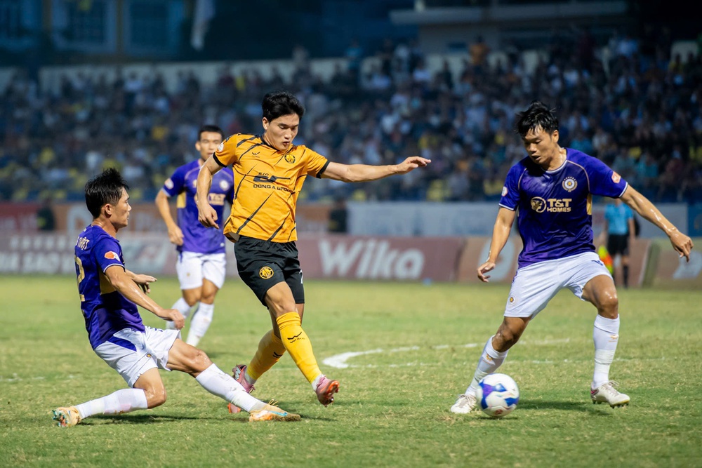 Thua sốc CLB Thanh Hoá, Hà Nội FC đối diện mùa giải buồn - Ảnh 2. Thua sốc CLB Thanh Hoá, Hà Nội FC đối diện mùa giải buồn - Ảnh 2.