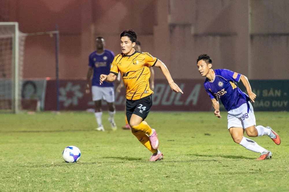 Thua sốc CLB Thanh Hoá, Hà Nội FC đối diện mùa giải buồn - Ảnh 1. Thua sốc CLB Thanh Hoá, Hà Nội FC đối diện mùa giải buồn - Ảnh 1.