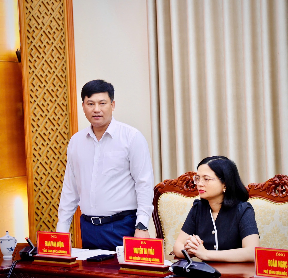 Agribank trao tặng 5 tỷ đồng an sinh xã hội tại Ninh Bình - Lan tỏa trách nhiệm cộng đồng, kiến tạo phát triển bền vững - Ảnh 3.