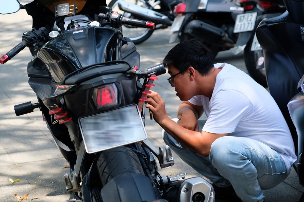 Người dân Cần Thơ hào hứng "đổi xăng lấy điện", xe đổi pin trở thành tâm điểm "chốt đơn" - Ảnh 4.