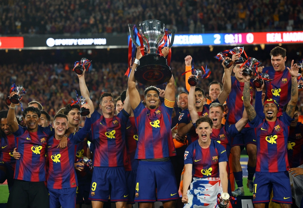 Barcelona: Vô địch bằng bản sắc - Ảnh 1.