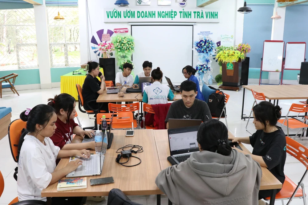 Đồng sáng tạo giá trị giáo dục trong kỷ nguyên hội nhập và chuyển đổi số - Ảnh 3.