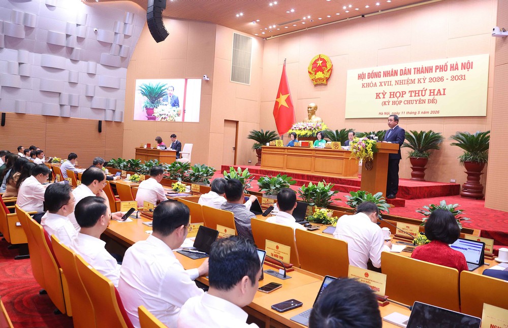 Hà Nội: Yêu cầu thực hiện nghị quyết ngay khi ban hành, không để nằm trên giấy - Ảnh 1.