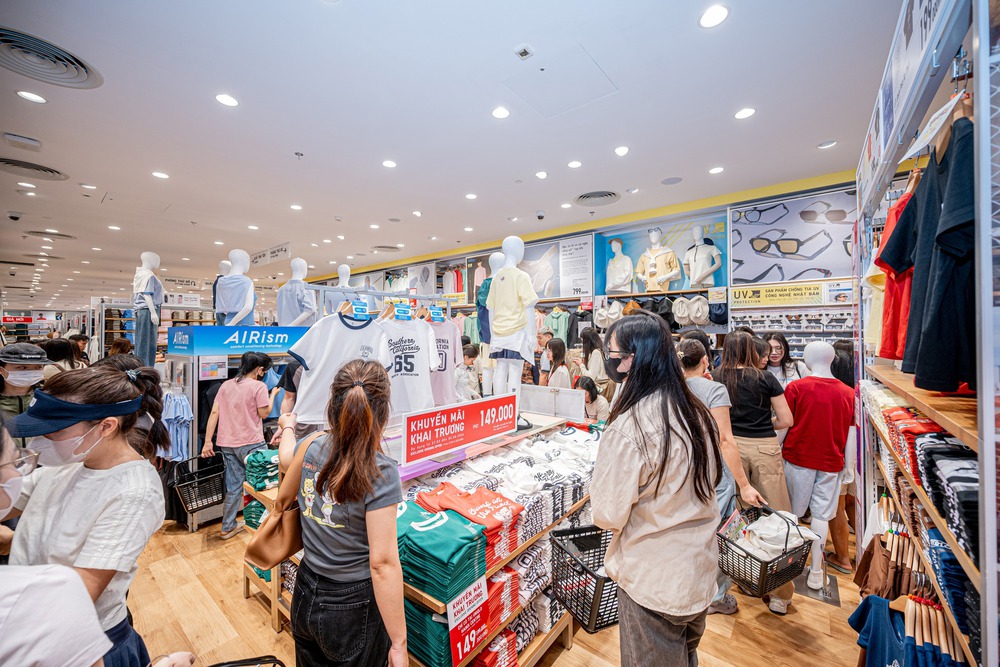 UNIQLO vào Top 100 công ty có tầm ảnh hưởng nhất thế giới - Ảnh 2. UNIQLO vào Top 100 công ty có tầm ảnh hưởng nhất thế giới - Ảnh 2.