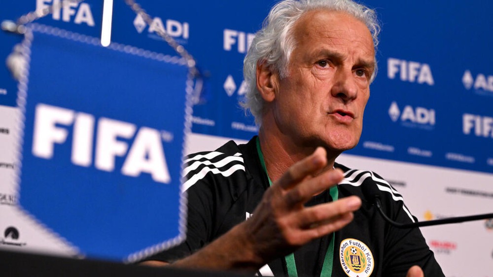 Huấn luyện viên 78 tuổi có màn tái xuất gây sốc trước thềm World Cup 2026 - Ảnh 2. Huấn luyện viên 78 tuổi có màn tái xuất gây sốc trước thềm World Cup 2026 - Ảnh 2.
