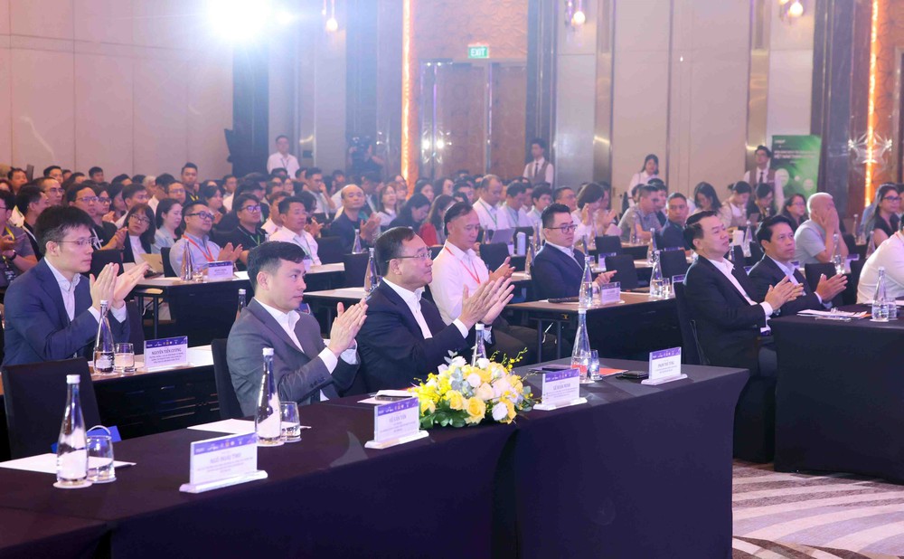 Xây dựng niềm tin số tài chính trong kỷ nguyên AI - Ảnh 3. Xây dựng niềm tin số tài chính trong kỷ nguyên AI - Ảnh 3.