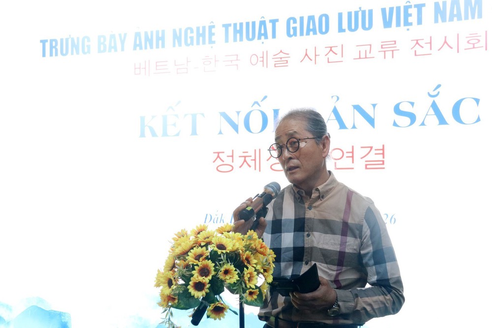 100 tác phẩm nhiếp ảnh được trưng bày “Kết nối bản sắc” Việt Nam - Hàn Quốc - Ảnh 3.
