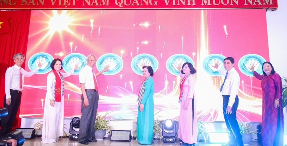 Triển lãm “Sen trong đá”: Tôn vinh vẻ đẹp kiên trung của các nữ tù chính trị tại Côn Đảo - Ảnh 1.