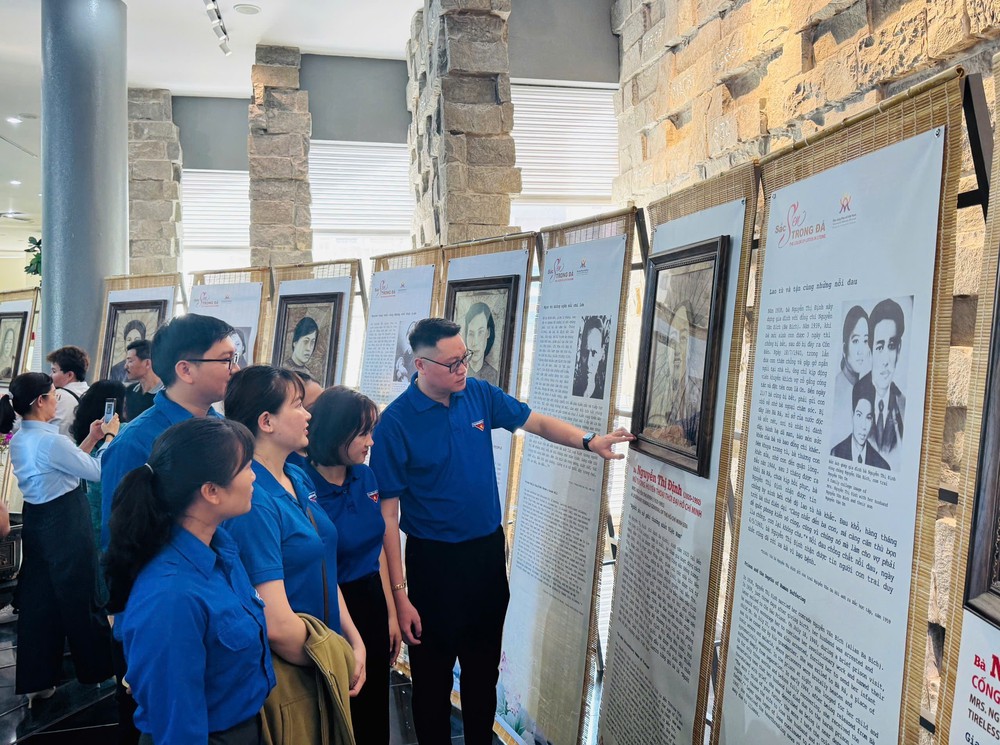 Triển lãm “Sen trong đá”: Tôn vinh vẻ đẹp kiên trung của các nữ tù chính trị tại Côn Đảo - Ảnh 6.