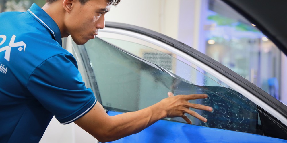 Dán phim cách nhiệt ô tô NanoX - Giải pháp tiết kiệm nhiên liệu mùa nắng nóng - Ảnh 3. Dán phim cách nhiệt ô tô NanoX - Giải pháp tiết kiệm nhiên liệu mùa nắng nóng - Ảnh 3.