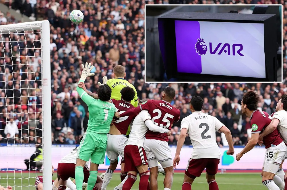 Công bố toàn bộ đoạn băng gây tranh cãi: Tại sao West Ham bị tước "bàn thắng vàng" trước Arsenal? - Ảnh 3.