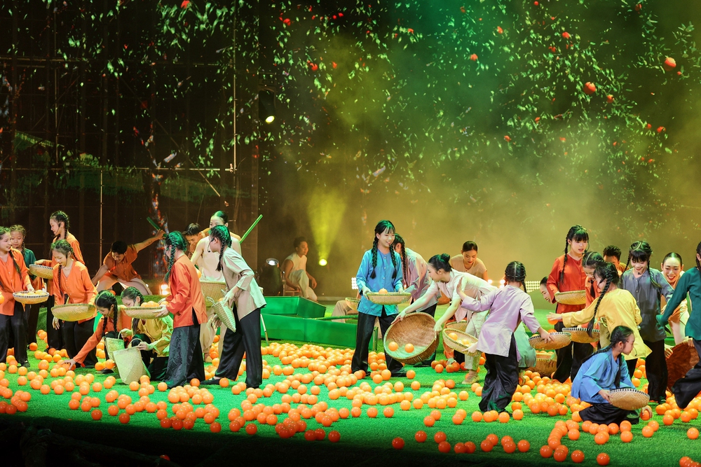 "Tình Đất": Bản giao hưởng của lòng biết ơn với cội nguồn của sự sống - Ảnh 2. "Tình Đất": Bản giao hưởng của lòng biết ơn với cội nguồn của sự sống - Ảnh 2.