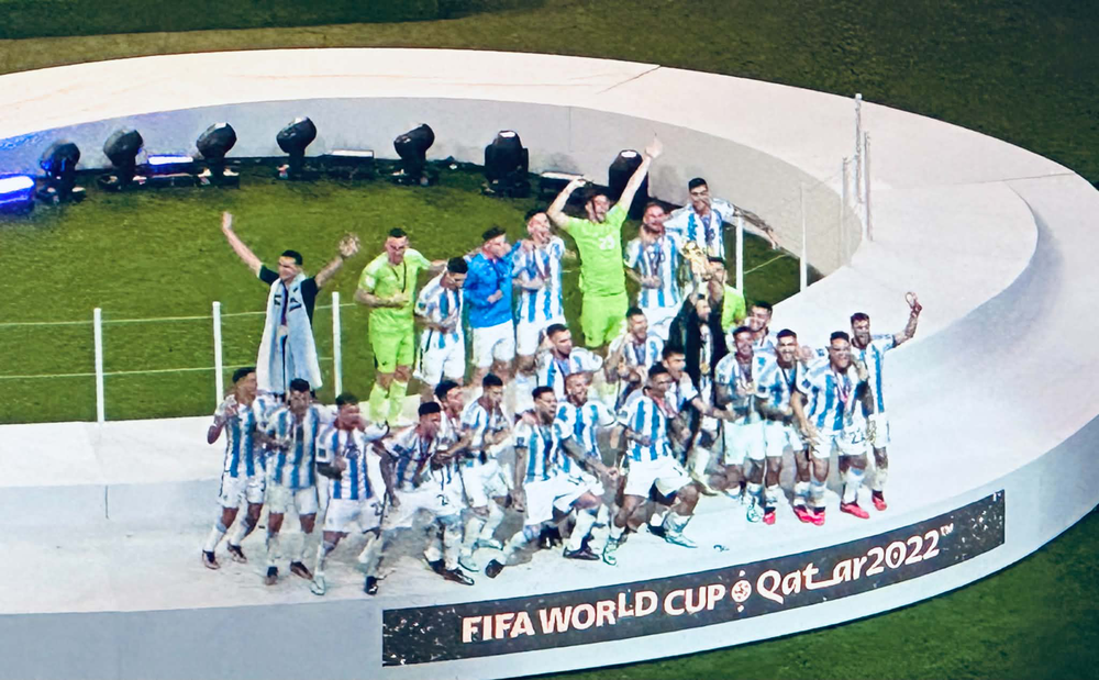 Ký ức World Cup 2022: Messi trên sân, "Muchachos" vang lên trên khán đài - Ảnh 3. World Cup 2026