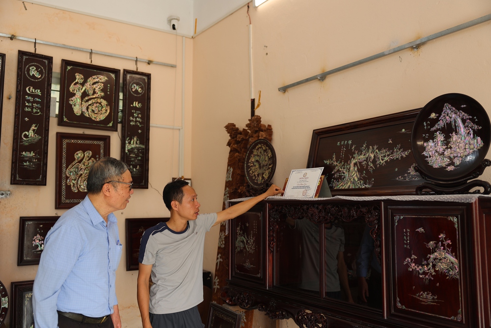 Vì một miền quê đáng sống: Làng nghề khảm trai Chuyên Mỹ vươn ra thế giới - Ảnh 1.